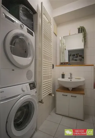 Pronájem bytu 2+kk, Praha, Janýrova, 57 m2