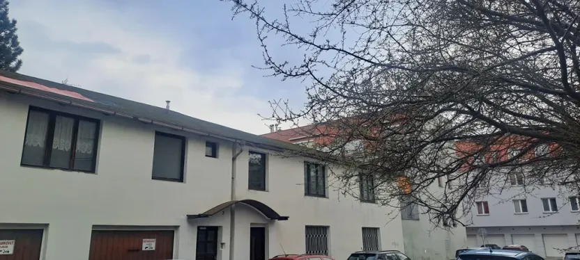 Pronájem kanceláře, Praha - Strašnice, Sečská, 180 m2