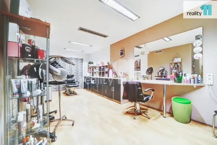 Prodej komerční nemovitosti, Napajedla, 2. května, 4196 m2