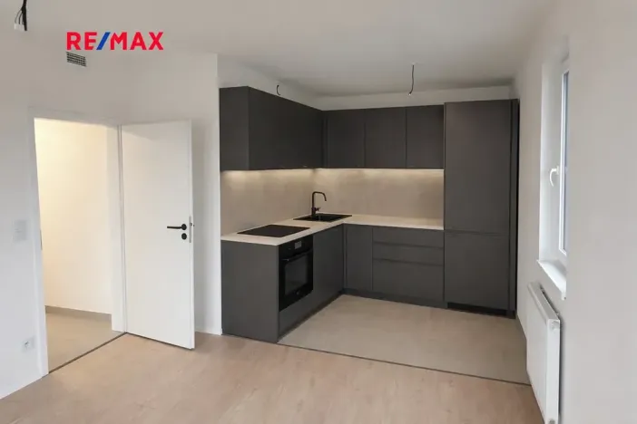 Pronájem bytu 2+kk, Praha - Strašnice, Strančická, 48 m2