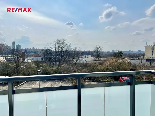 Pronájem bytu 2+kk, Praha - Strašnice, Strančická, 48 m2