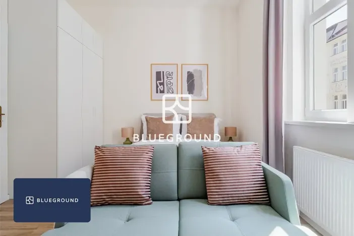 Pronájem bytu 1+kk, Praha - Bubeneč, Veletržní, 28 m2