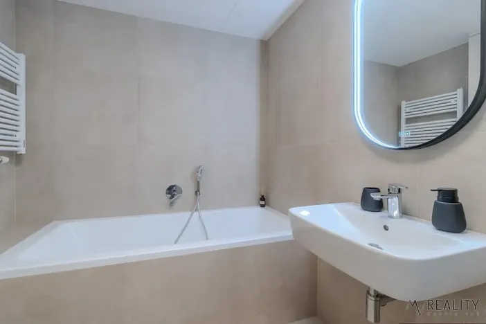 Pronájem bytu 2+kk, Ostrava, Dlouhá, 57 m2