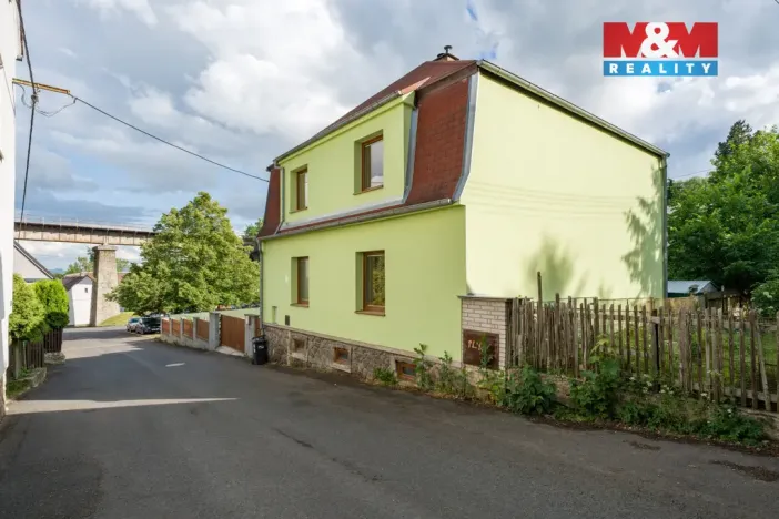 Prodej rodinného domu, Hrob, Horní, 149 m2