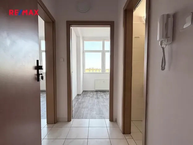 Pronájem bytu 2+kk, Zruč nad Sázavou, náměstí Míru, 36 m2