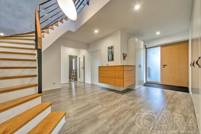 Prodej rodinného domu, Babice, Lomená, 293 m2