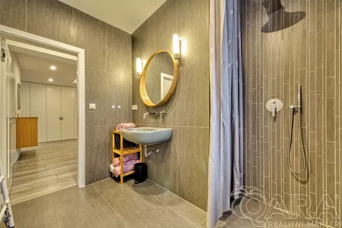 Prodej rodinného domu, Babice, Lomená, 293 m2