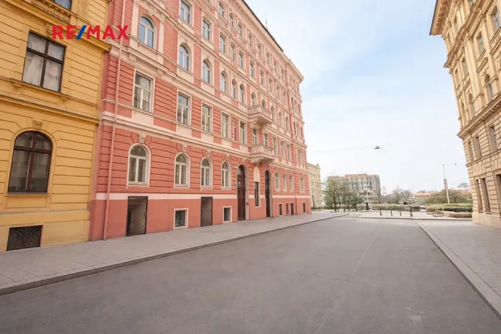 Pronájem restaurace, Praha - Nové Město, Koubkova, 159 m2