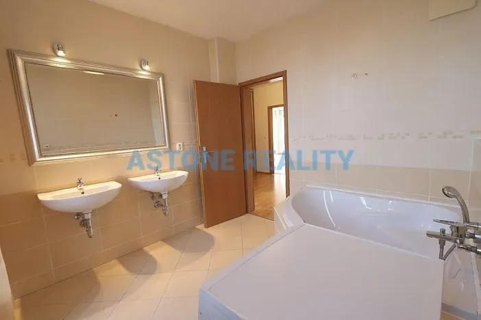 Pronájem bytu 3+kk, Praha - Stodůlky, Smíchovská, 141 m2