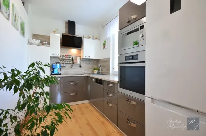 Prodej bytu 2+1, Chlumec, Stradovská, 64 m2