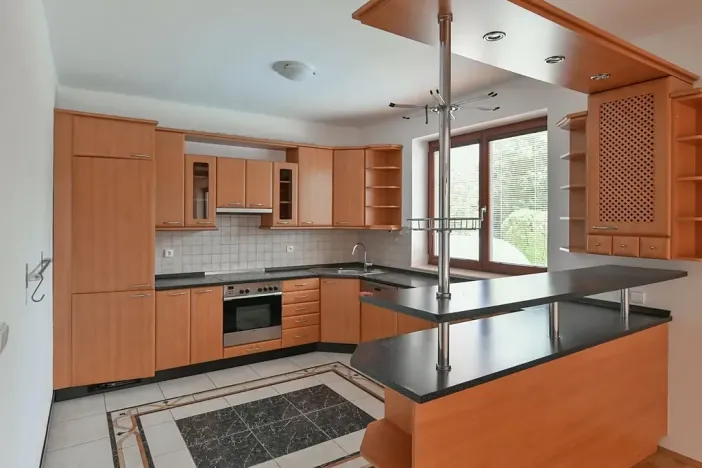 Prodej rodinného domu, Horoměřice, 350 m2