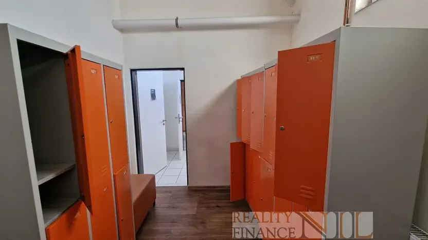 Pronájem skladu, Plzeň, 1074 m2