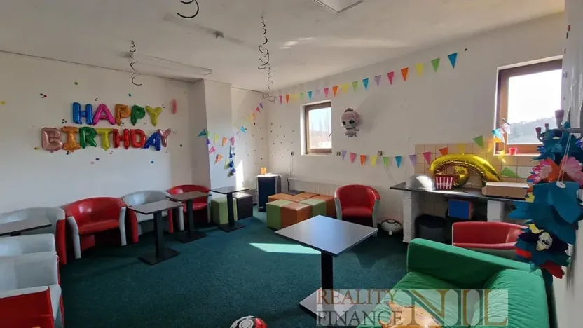 Pronájem skladu, Plzeň, 1074 m2