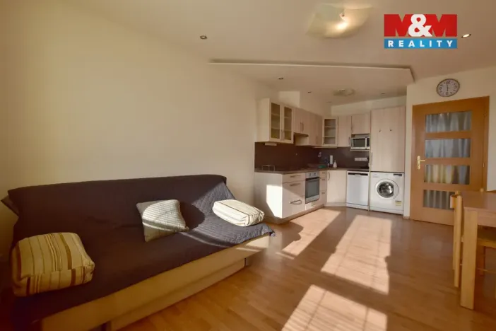 Pronájem bytu 1+kk, Hradec Králové - Nový Hradec Králové, Jana Masaryka, 35 m2