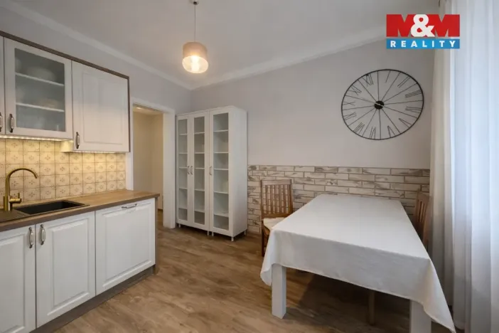 Prodej bytu 2+1, Ostrava - Poruba, Hlavní třída, 64 m2