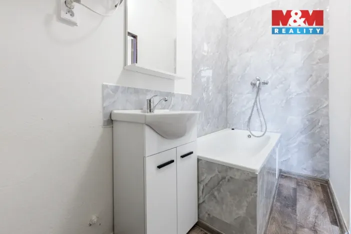 Prodej bytu 2+1, Karlovy Vary - Rybáře, Lad. Koubka, 50 m2