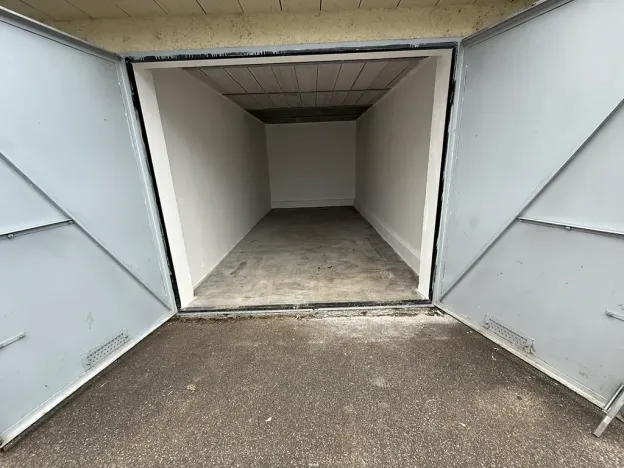 Pronájem garáže, Brno, Lomená, 14 m2