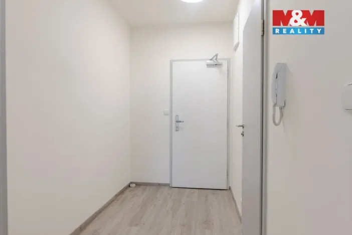 Prodej bytu 1+kk, Zlín, Nad Stráněmi, 34 m2