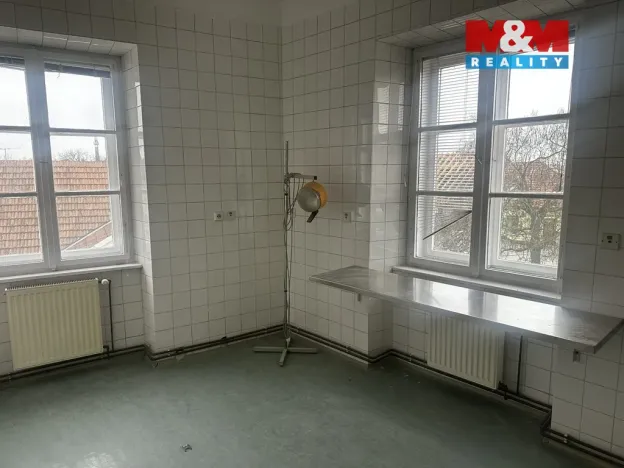 Pronájem obchodního prostoru, Slavkov u Brna, Palackého náměstí, 71 m2