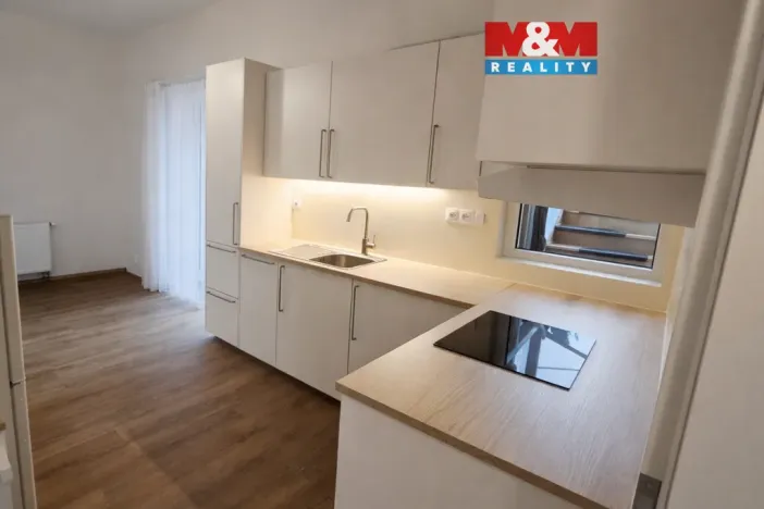 Pronájem bytu 2+kk, Jinočany, Náměstí 5. května, 43 m2