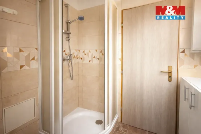 Pronájem bytu 1+kk, Jinočany, Náměstí 5. května, 19 m2