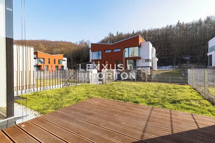 Pronájem rodinného domu, Praha - Dejvice, V Šáreckém údolí, 190 m2