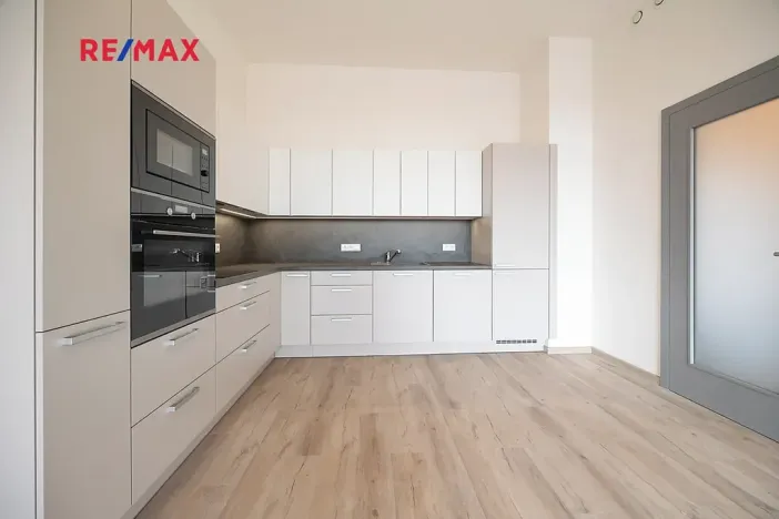 Pronájem bytu 2+kk, Praha - Modřany, Kolmanova, 56 m2