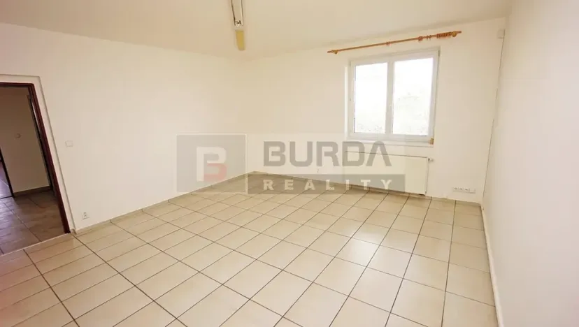 Pronájem kanceláře, Neratovice, 514 m2