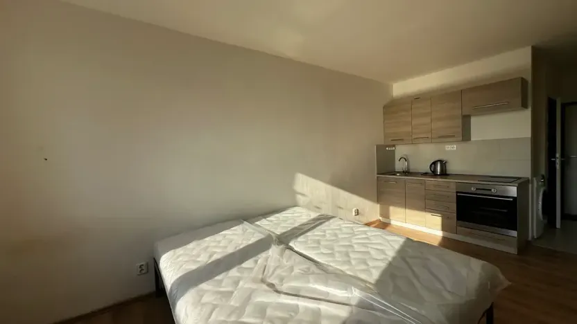 Pronájem bytu 1+kk, Praha - Radotín, Vrážská, 25 m2