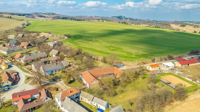 Prodej zemědělské usedlosti, Radonín, 185 m2