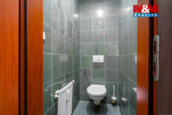 Prodej obchodního prostoru, Praha, Trnkovo náměstí, 324 m2