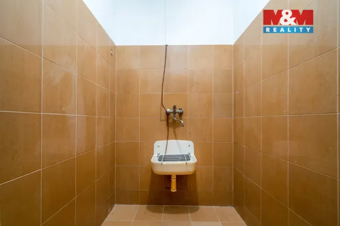 Prodej obchodního prostoru, Praha, Trnkovo náměstí, 324 m2