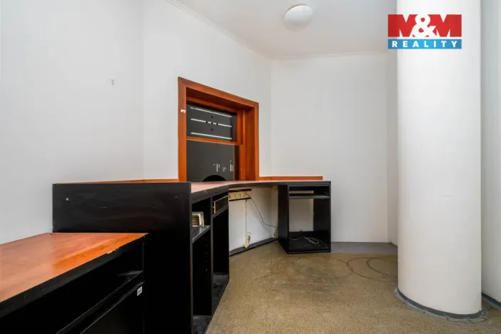 Prodej obchodního prostoru, Praha, Trnkovo náměstí, 324 m2