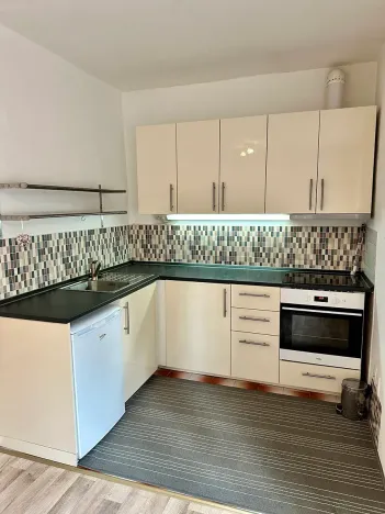 Pronájem bytu 1+kk, Praha - Břevnov, Hošťálkova, 27 m2