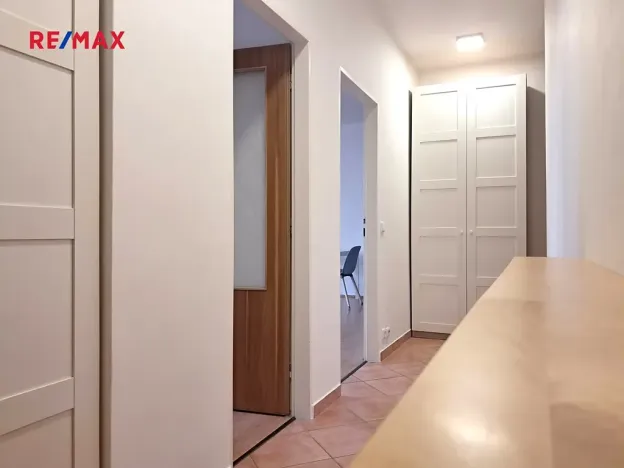 Pronájem bytu 2+kk, Praha - Hlubočepy, Voskovcova, 55 m2