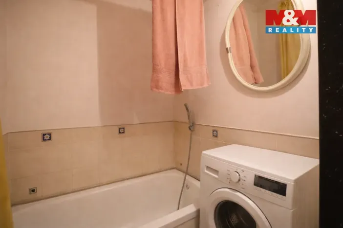 Prodej bytu 2+1, Karlovy Vary, nábřeží Jana Palacha, 63 m2