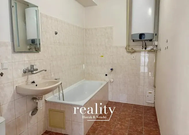 Pronájem bytu 2+1, Moravské Budějovice, nám. ČSA, 70 m2