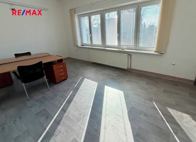 Pronájem kanceláře, Uherské Hradiště, Stojanova, 24 m2