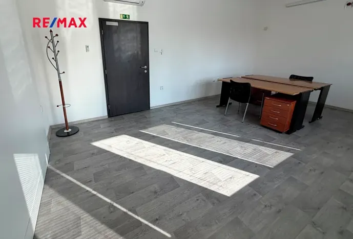Pronájem kanceláře, Uherské Hradiště, Stojanova, 24 m2