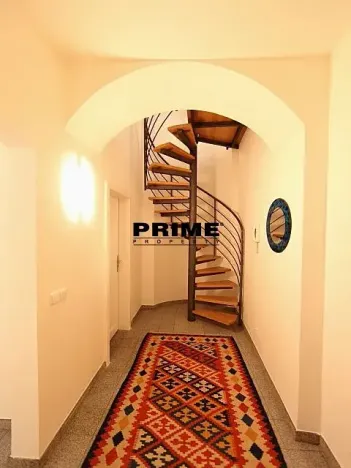 Pronájem bytu 2+1, Praha - Malá Strana, Vlašská, 73 m2