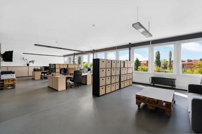 Prodej výrobních prostor, Brno - Slatina, Hviezdoslavova, 1514 m2