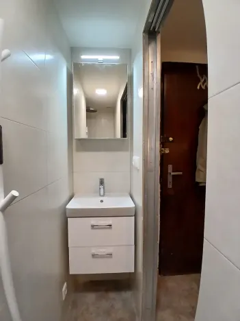 Pronájem bytu 1+kk, Praha - Vinohrady, Vinohradská, 33 m2