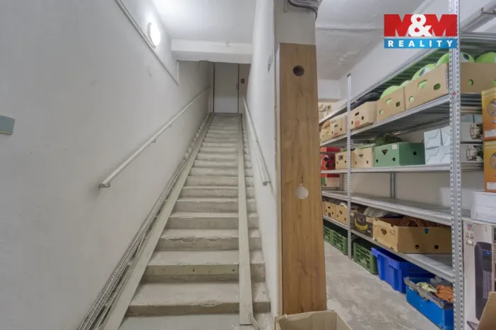 Pronájem obchodního prostoru, Plzeň - Vnitřní Město, Bedřicha Smetany, 304 m2