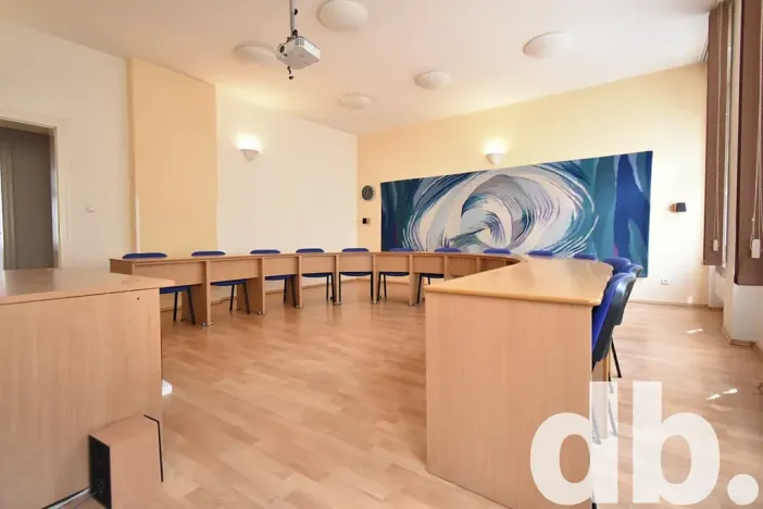 Pronájem kanceláře, Karlovy Vary, T. G. Masaryka, 75 m2