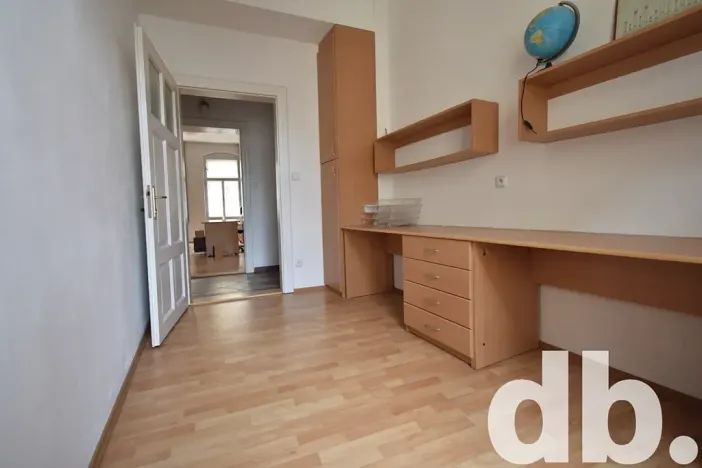 Pronájem kanceláře, Karlovy Vary, T. G. Masaryka, 75 m2