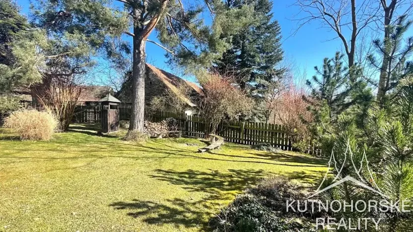 Pronájem chalupy, Čestín, 350 m2