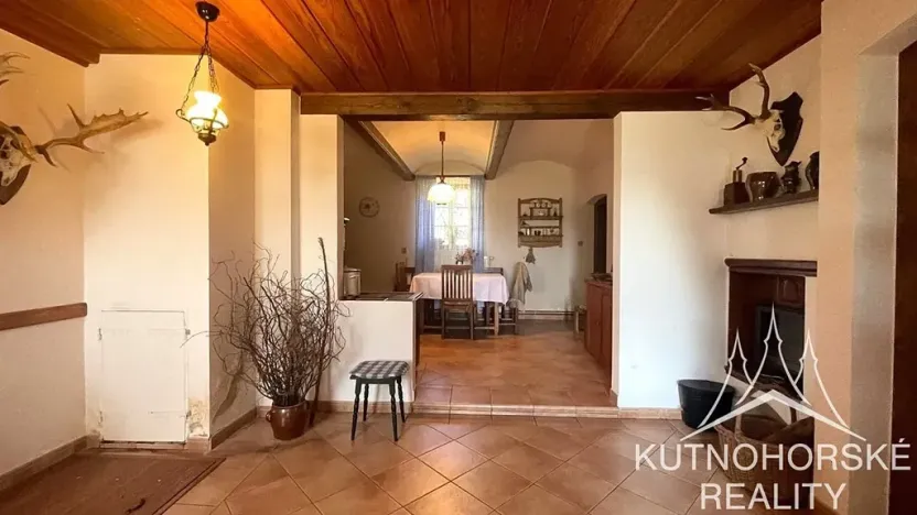 Pronájem chalupy, Čestín, 350 m2