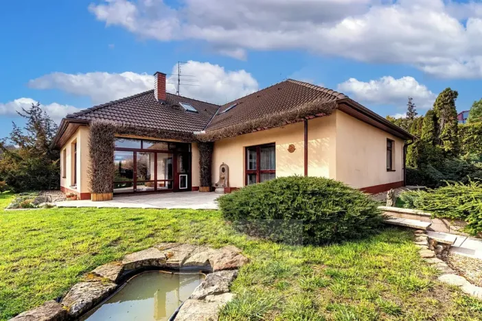 Prodej rodinného domu, Králův Dvůr, 262 m2