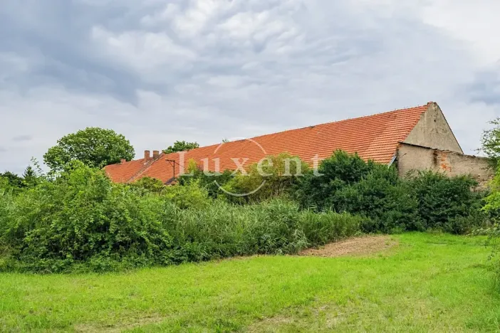 Prodej zemědělského objektu, Běrunice, 600 m2