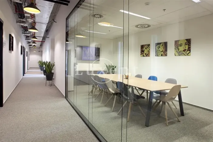 Pronájem kanceláře, Praha - Karlín, Rohanské nábřeží, 467 m2